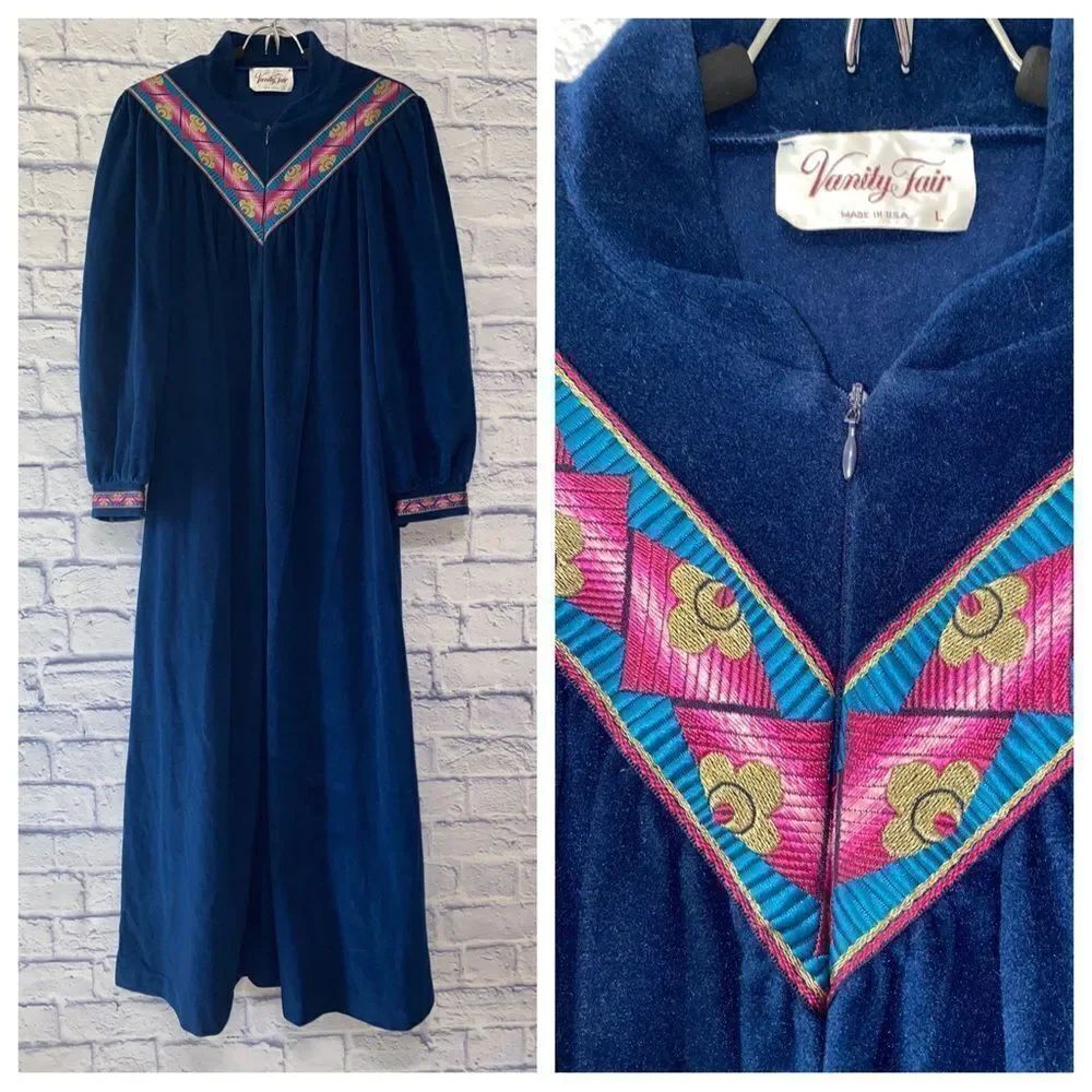 Vanity Fair 1970 Fleece Robe, Excellent Condition, Half Zip, Blouson Sleeve